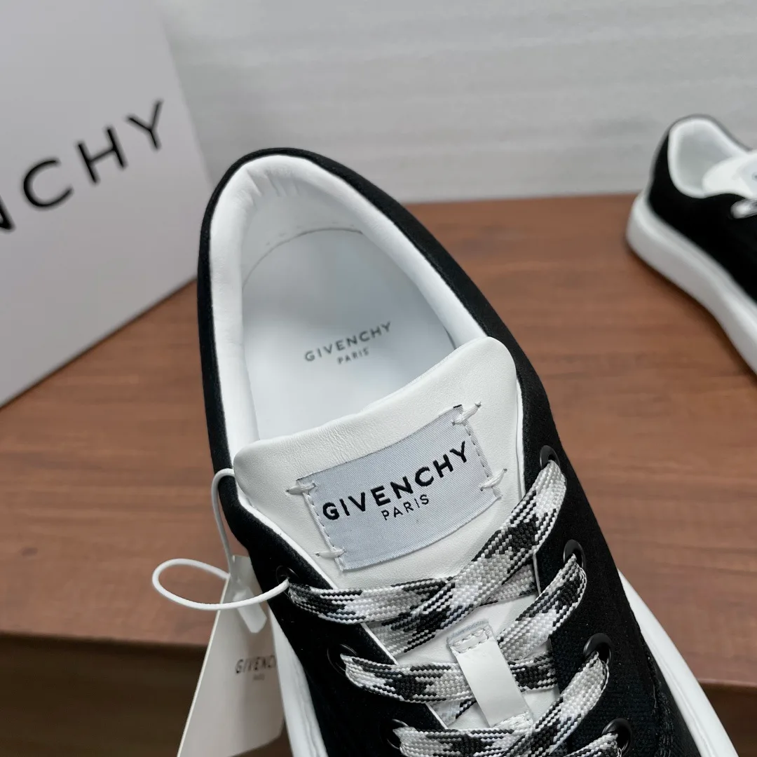 Кроссовки Мужские Givenchy 18597346
