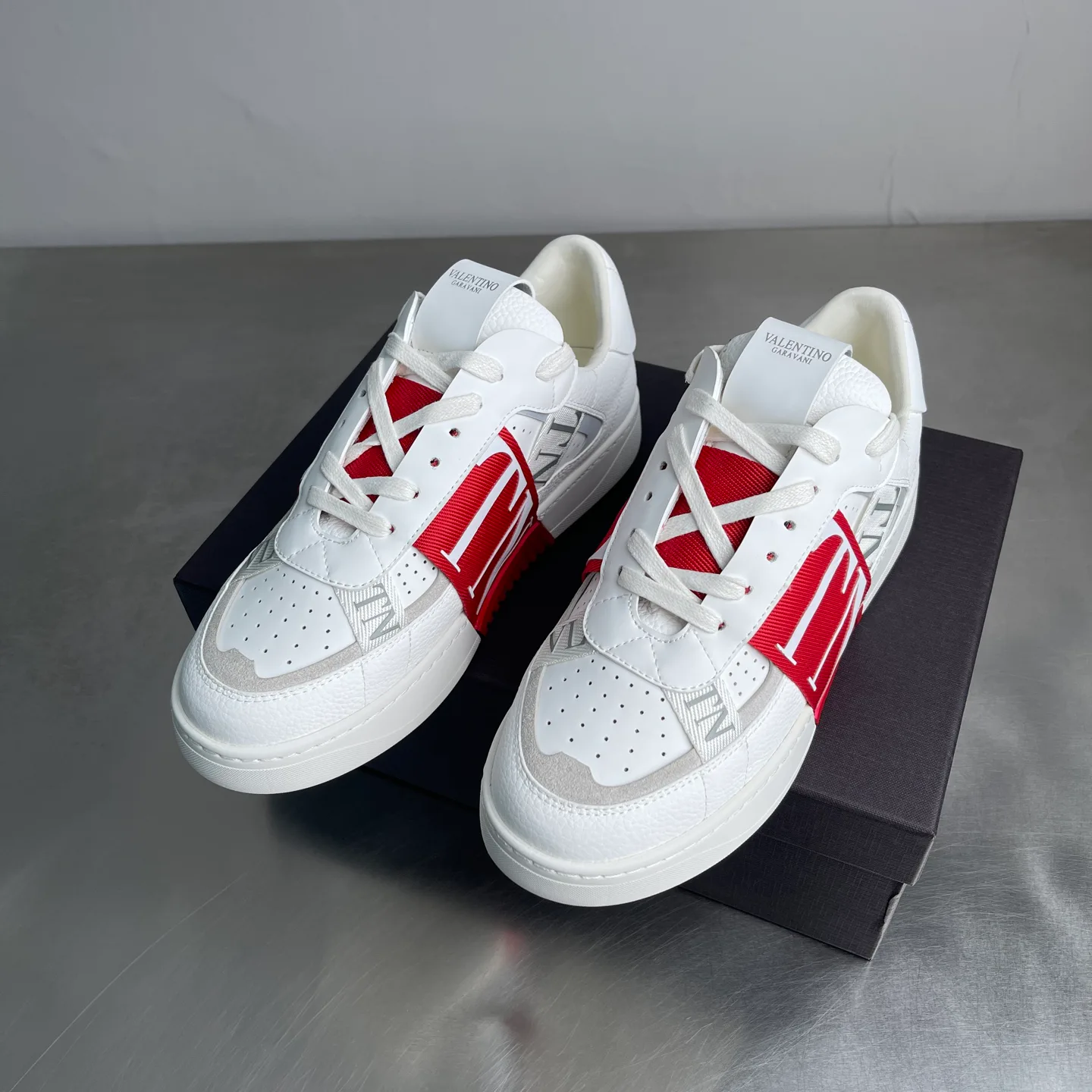 Кроссовки Женские Valentino 18637673