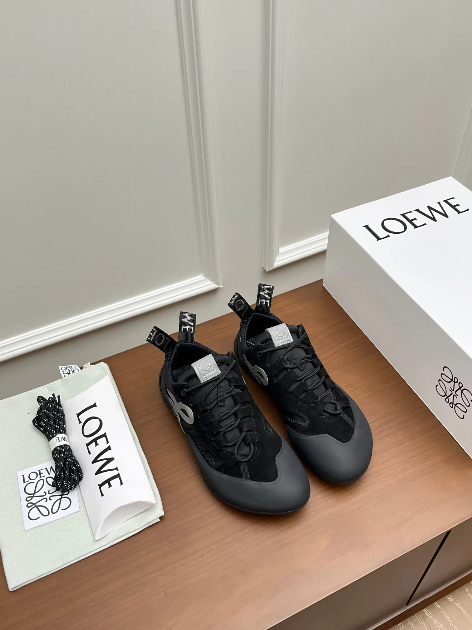 Women's Sneakers LOEWE 17796885