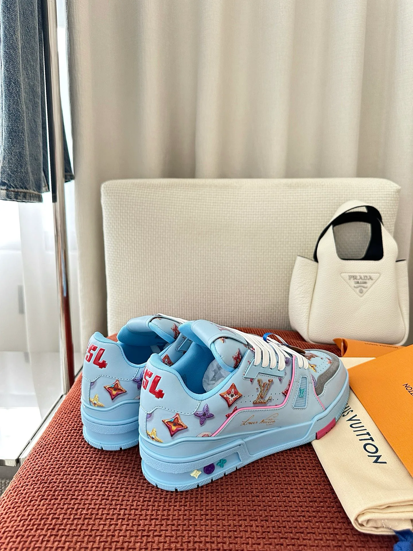 Women's Sneakers LOUIS VUITTON 17449356
