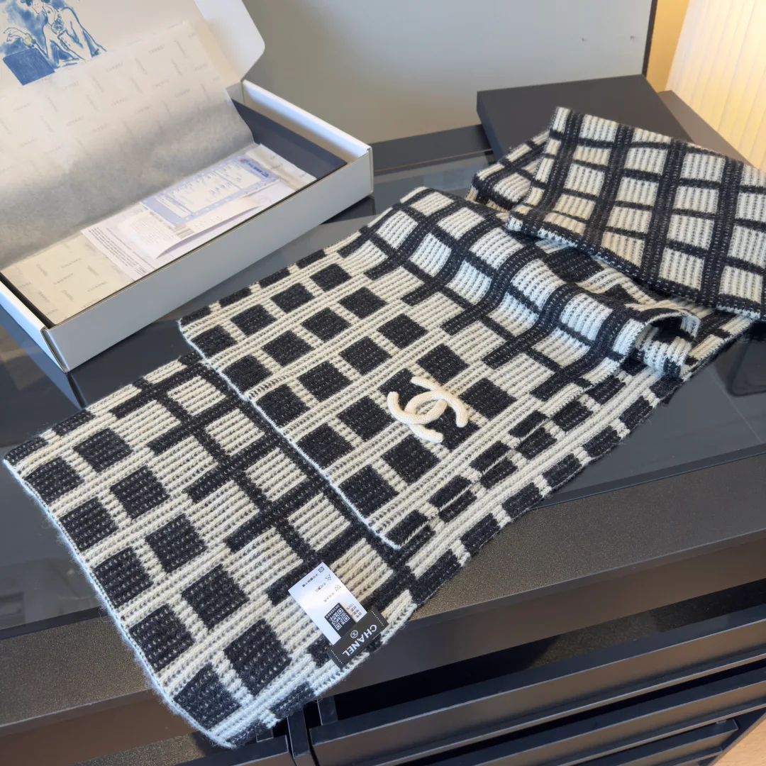 Scarves CHANEL 18104899