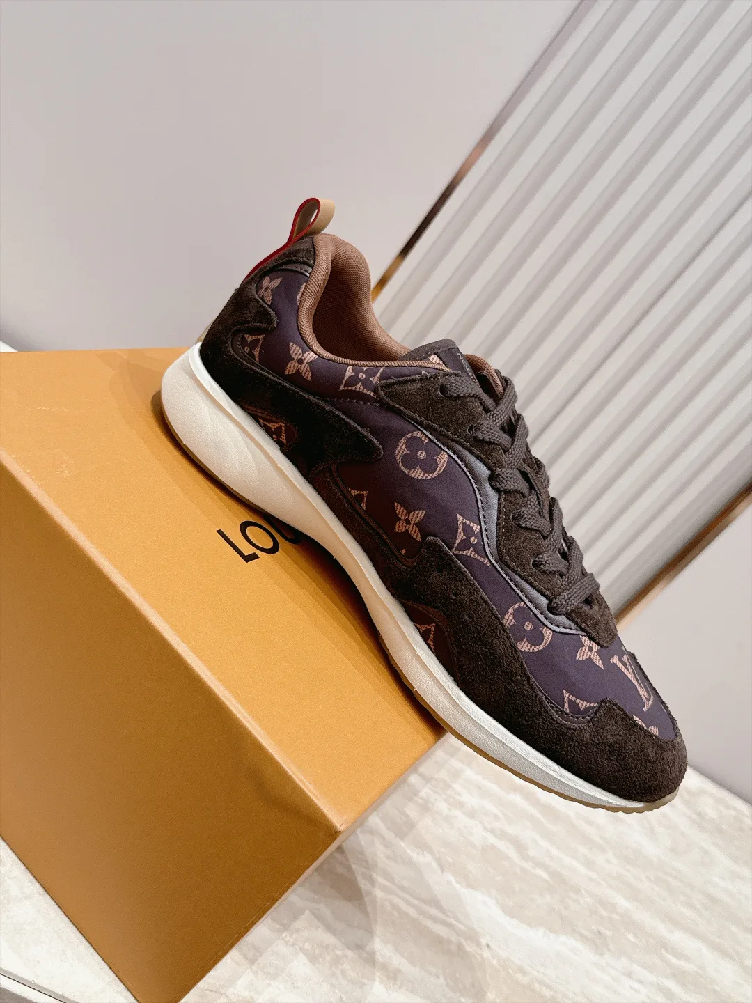 Men's Sneakers LOUIS VUITTON 17946644