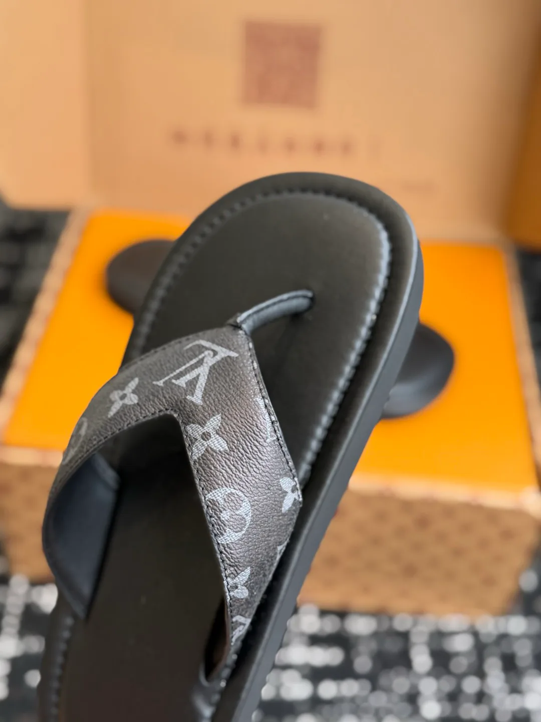 Men's Flip-Flops LOUIS VUITTON 17615642