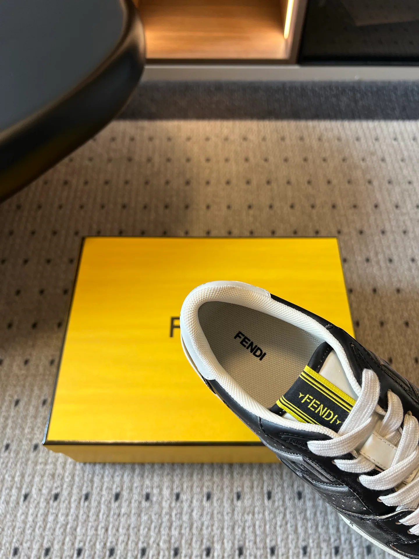 Women's Sneakers FENDI 18121016