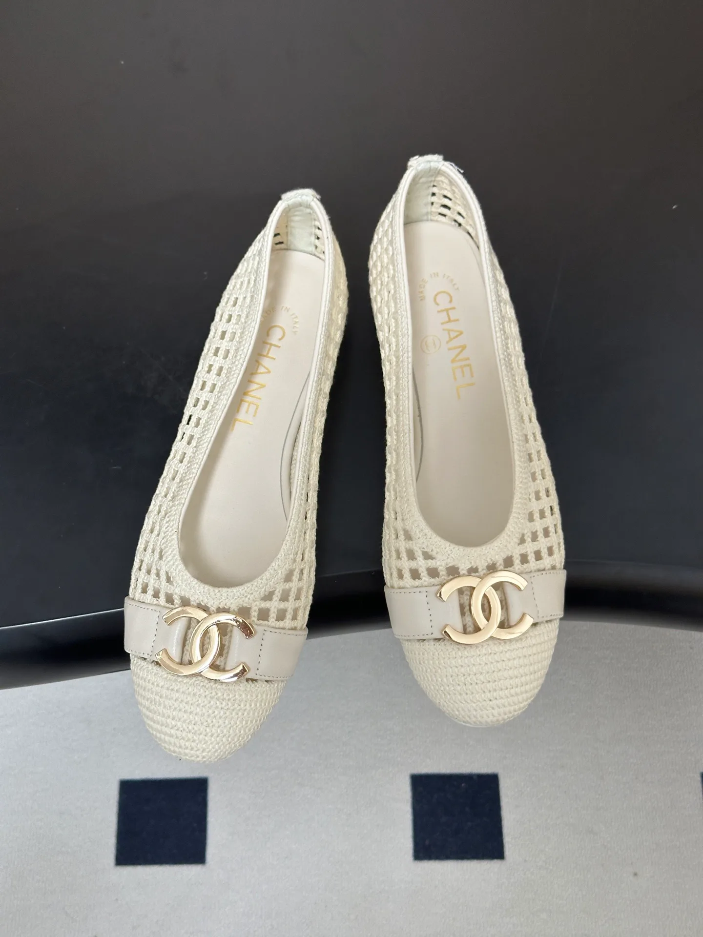 Women's Ballet Flats CHANEL 17403437