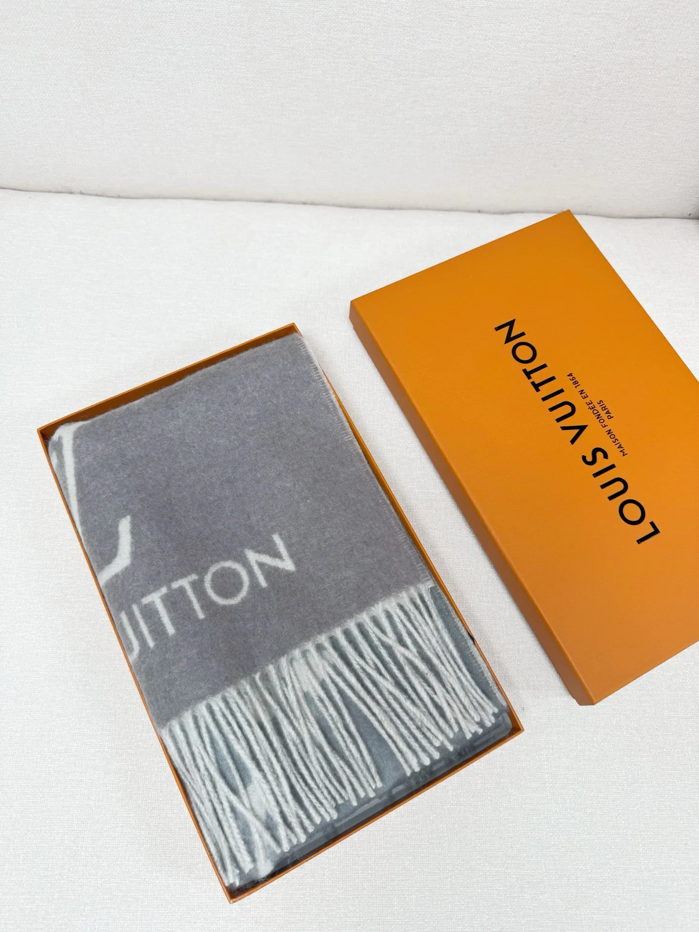 Scarves LOUIS VUITTON 17945393