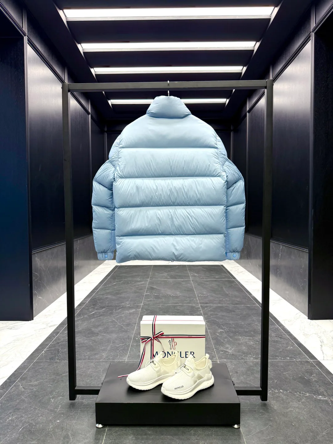 Men's Jackets And Down Jackets MONCLER 17918145