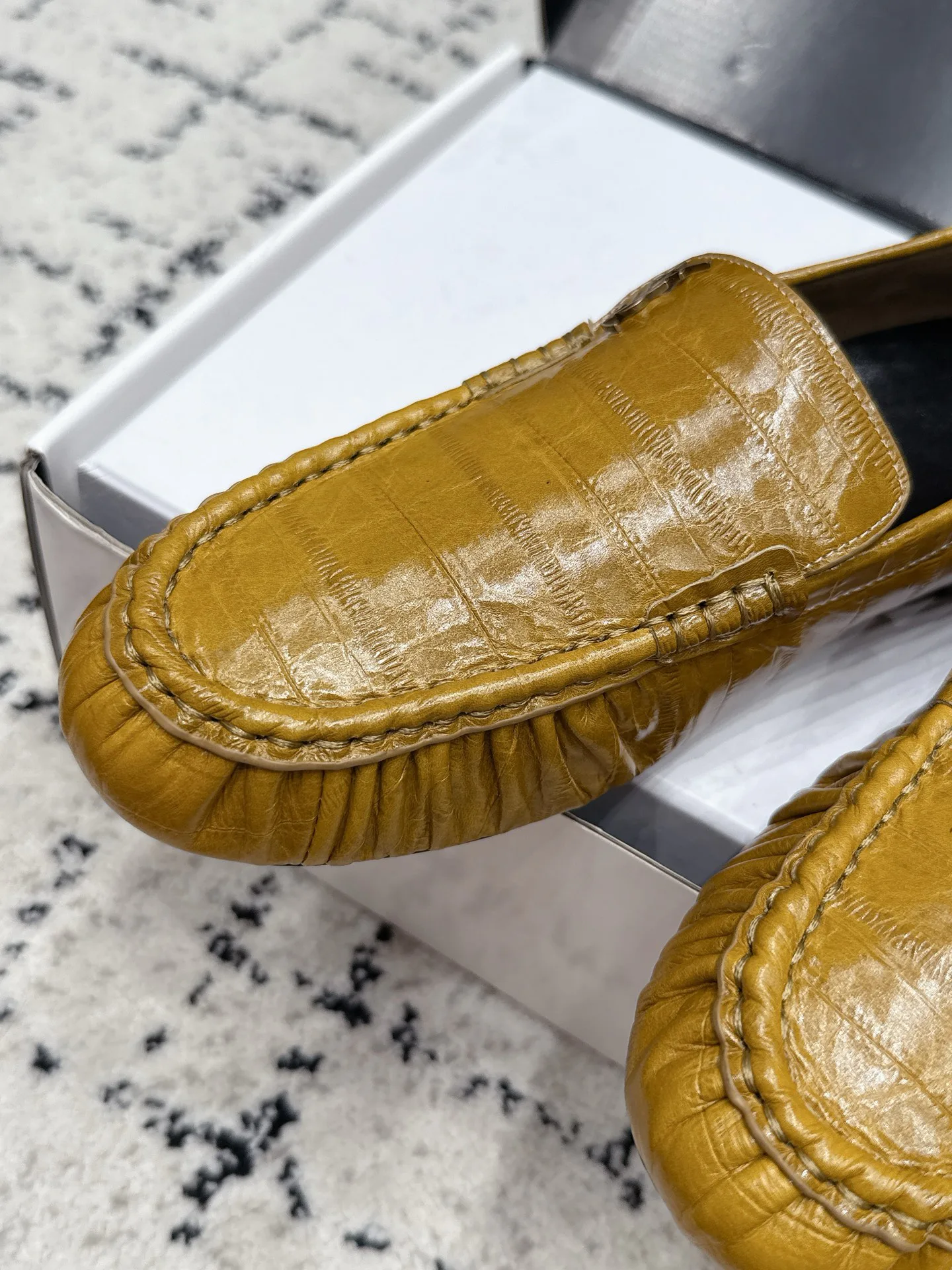 Women's Loafers And Moccasins SAINT LAURENT 17355730