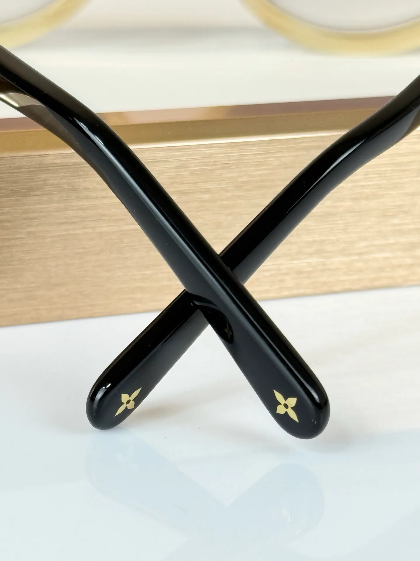 Glasses LOUIS VUITTON 18118329