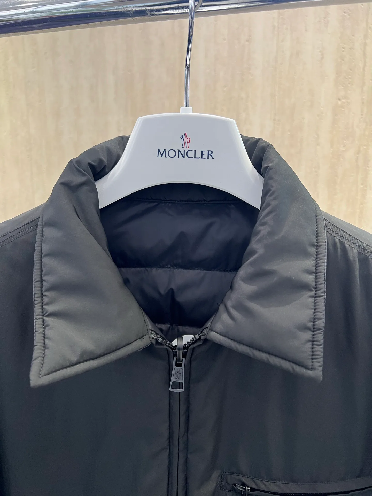 Men's Jackets And Down Jackets MONCLER 18330397
