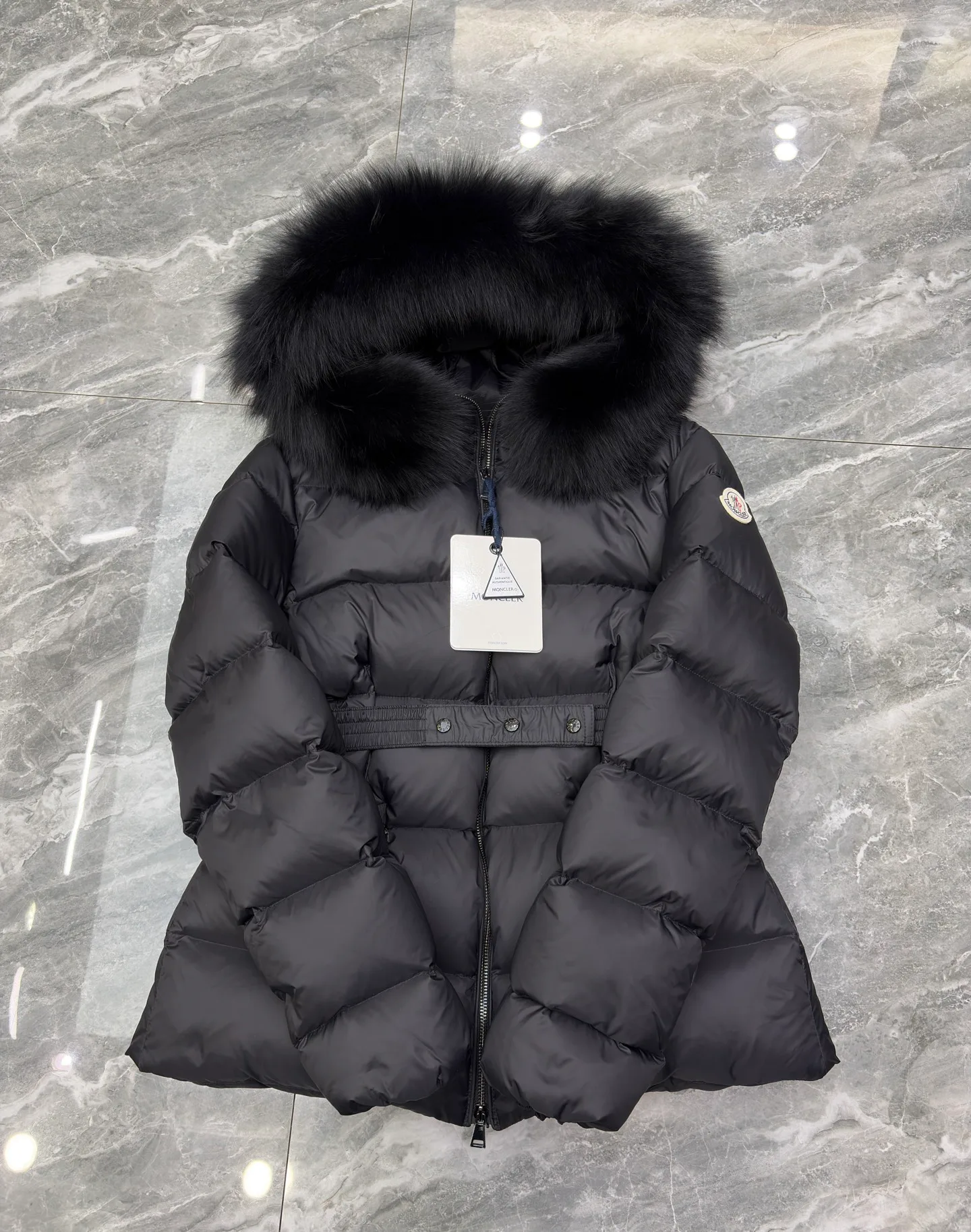 Women's Jackets And Down Jackets MONCLER 18111723