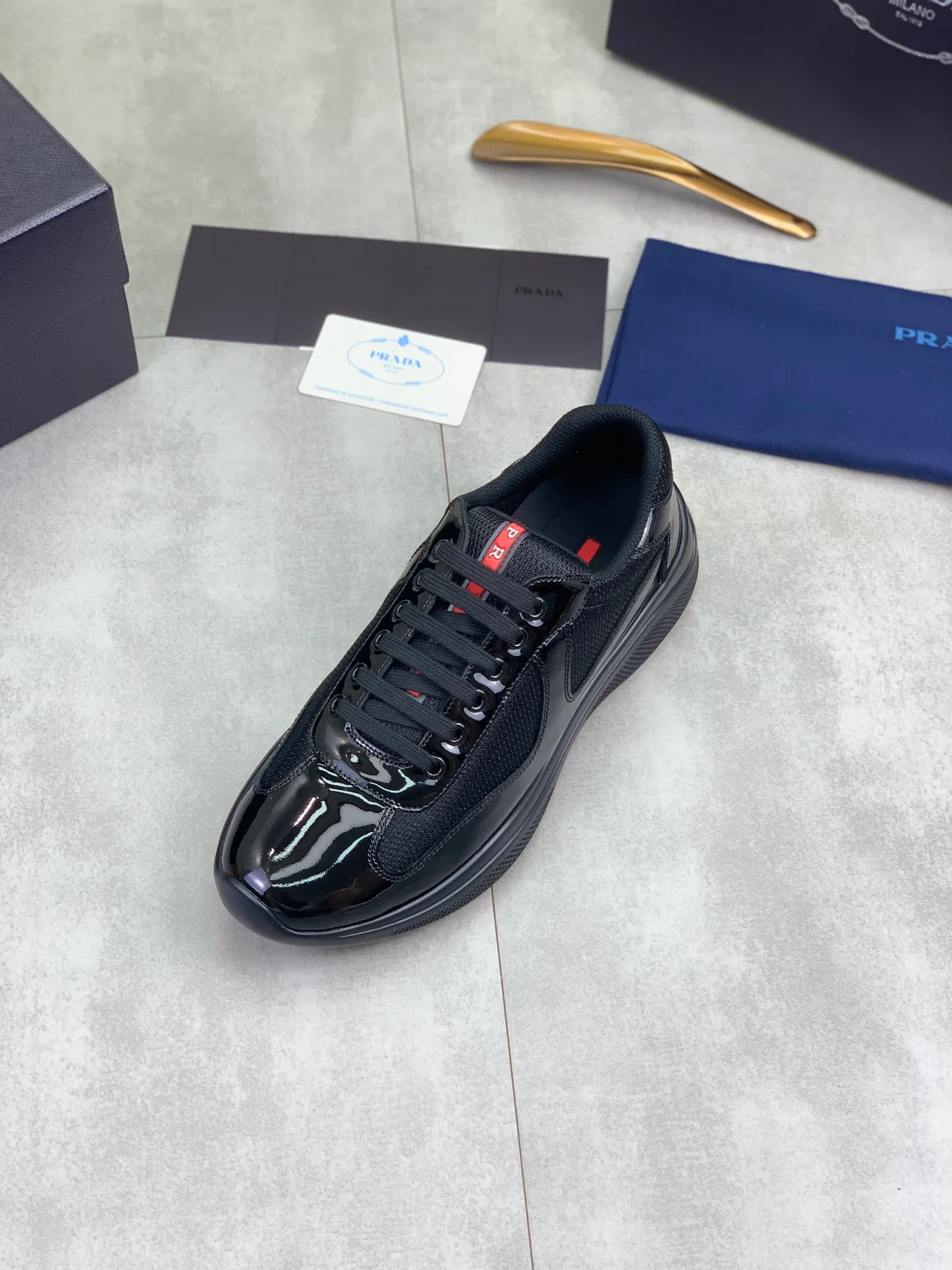 Men's Sneakers PRADA 18365158