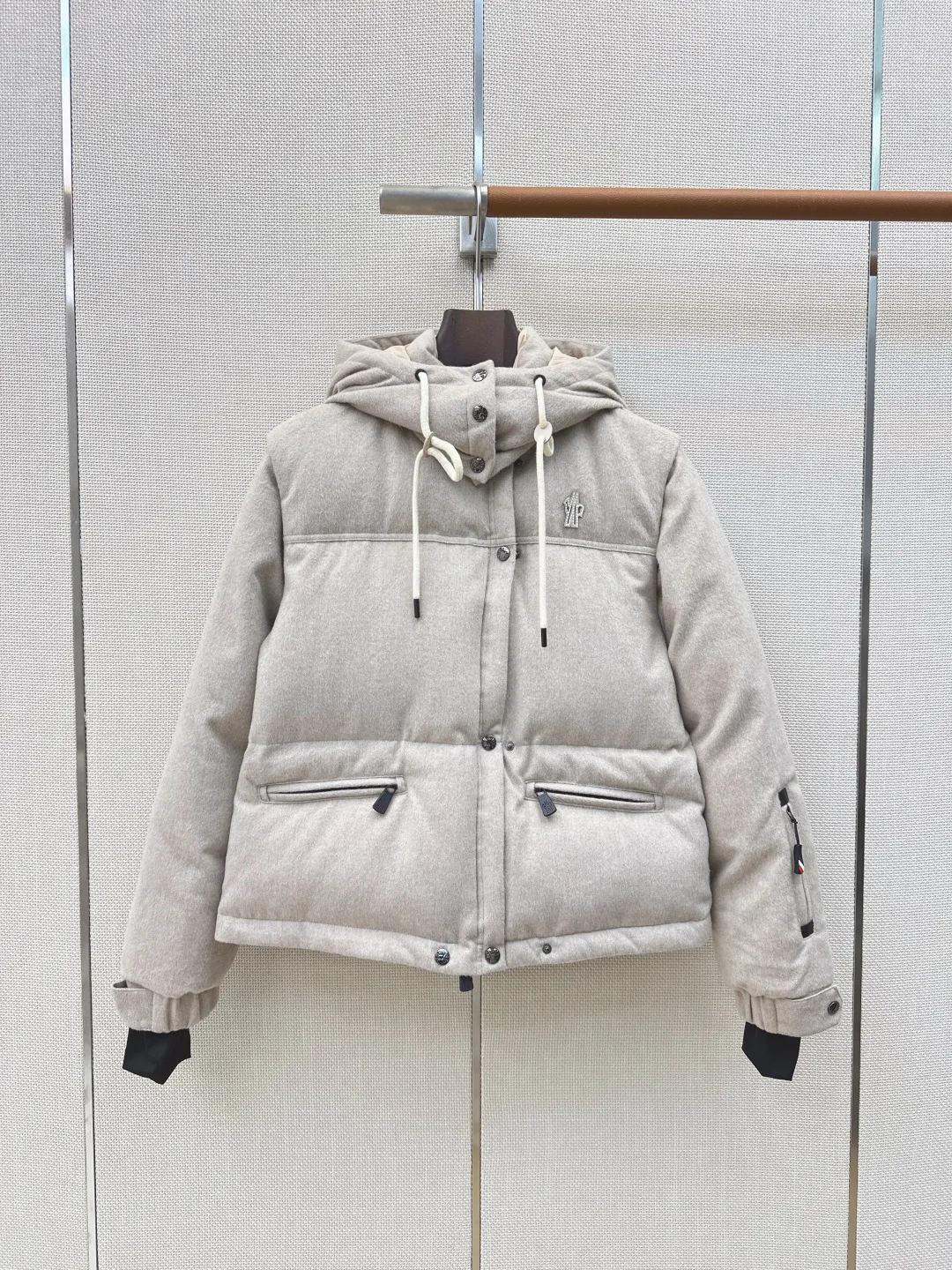 Куртки И Пуховики Женские Moncler 18642162