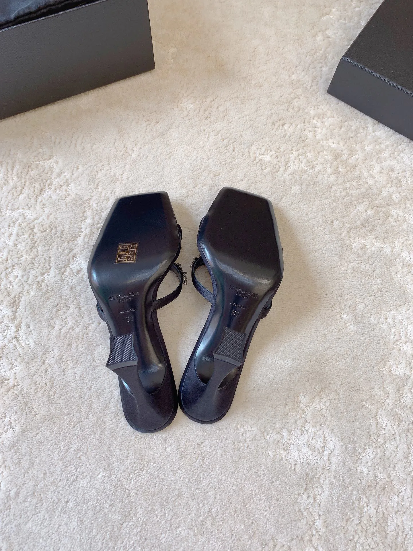 Women's Open-Toe Sandals SAINT LAURENT 17431957