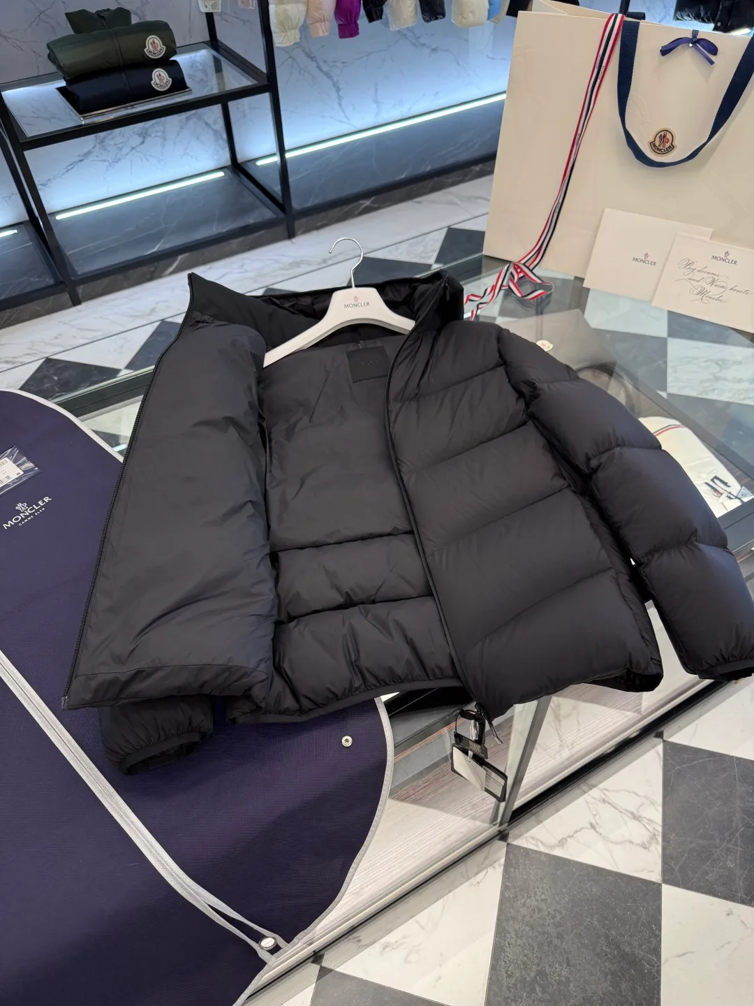 Women's Jackets And Down Jackets MONCLER 17864058