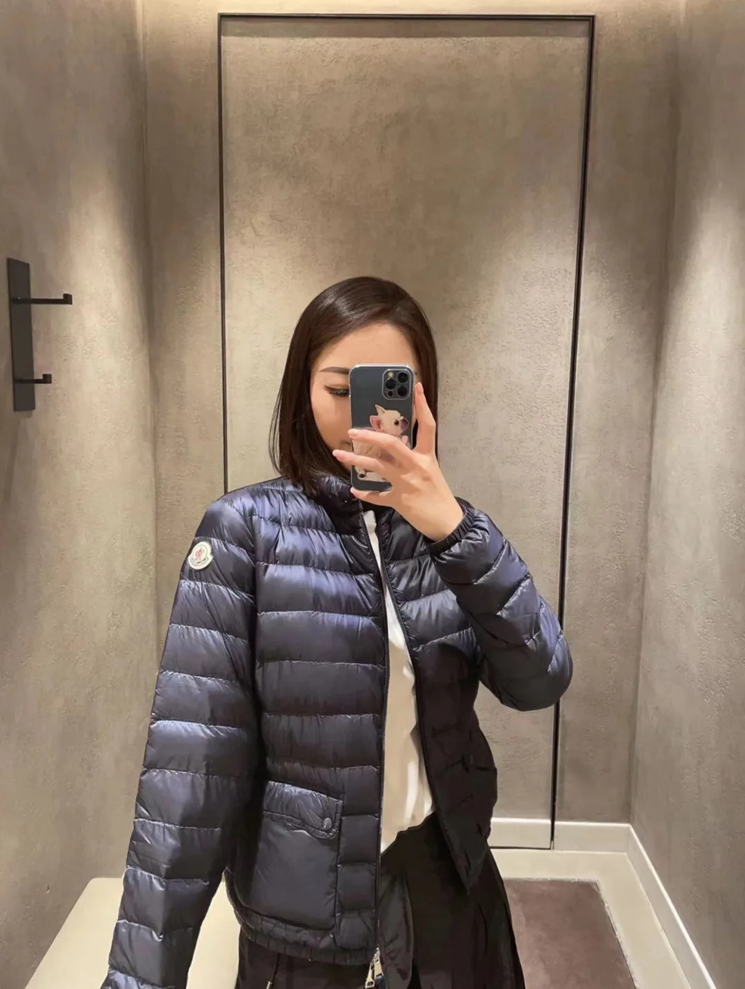 Women's Jackets And Down Jackets MONCLER 18213382