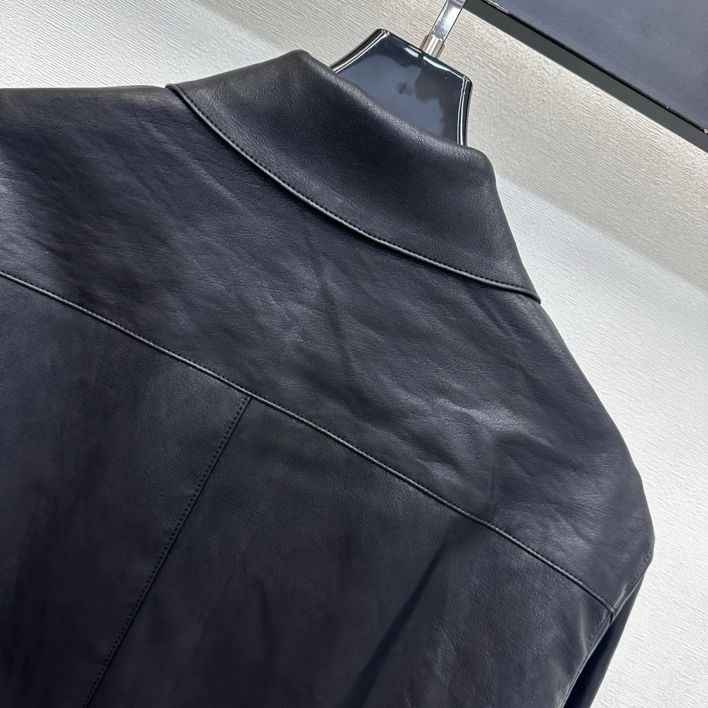 Women's Leather Jackets And Sheepskin Coats FENDI 18432098