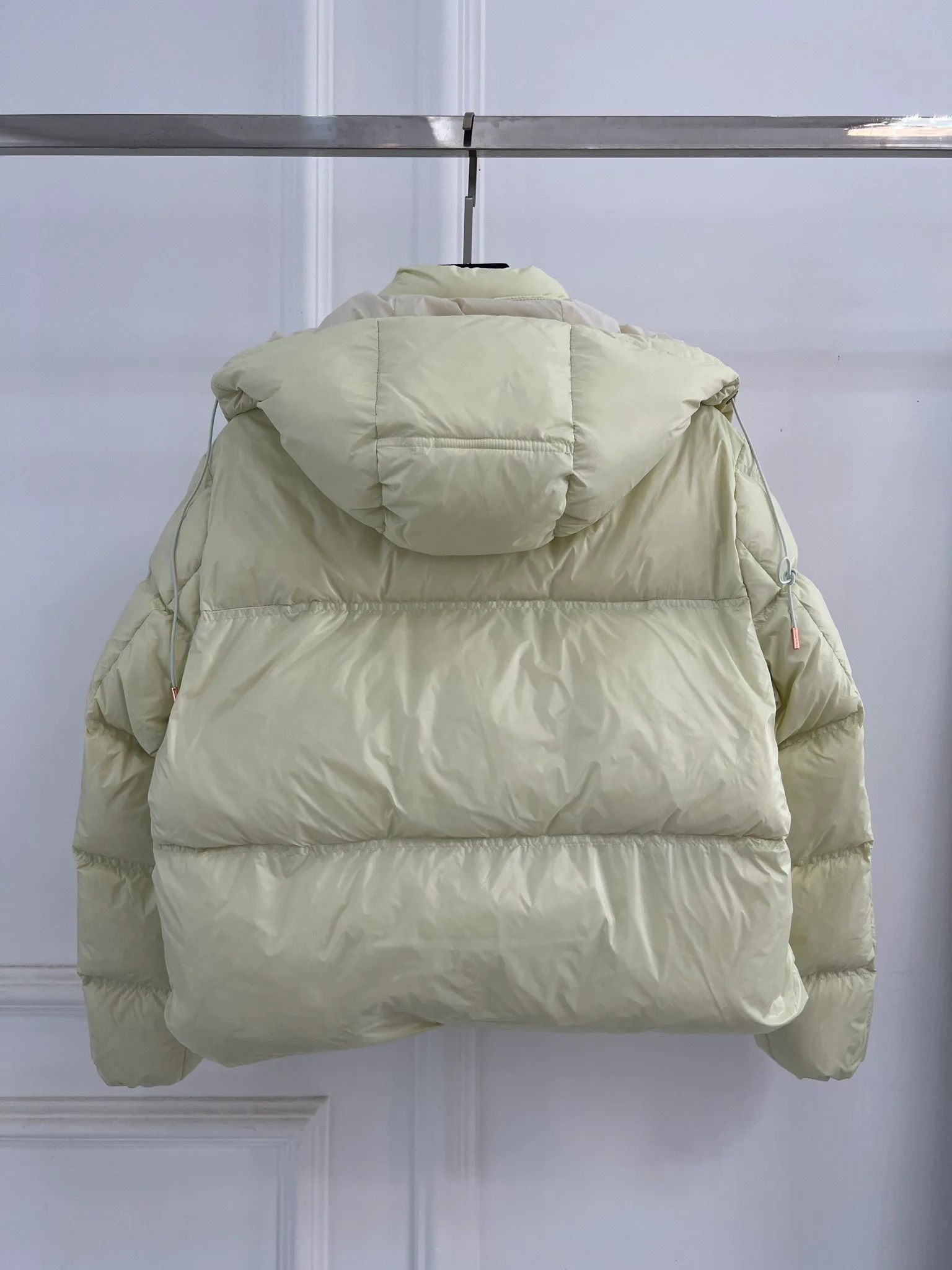 Women's Jackets And Down Jackets MONCLER 18416182