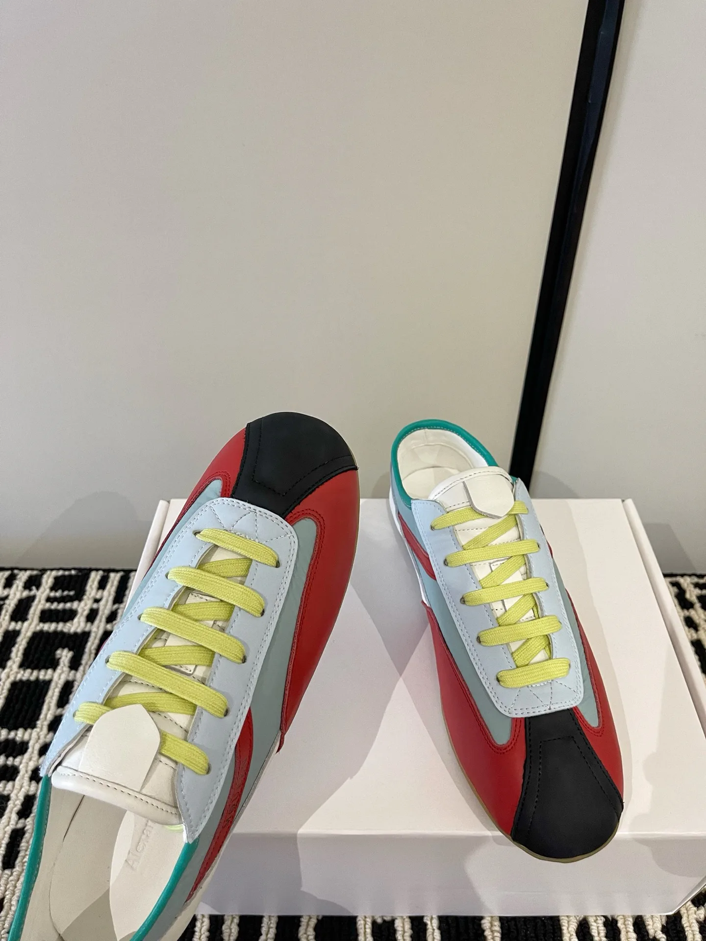Women's Sneakers ALEXANDER MCQUEEN 18386231