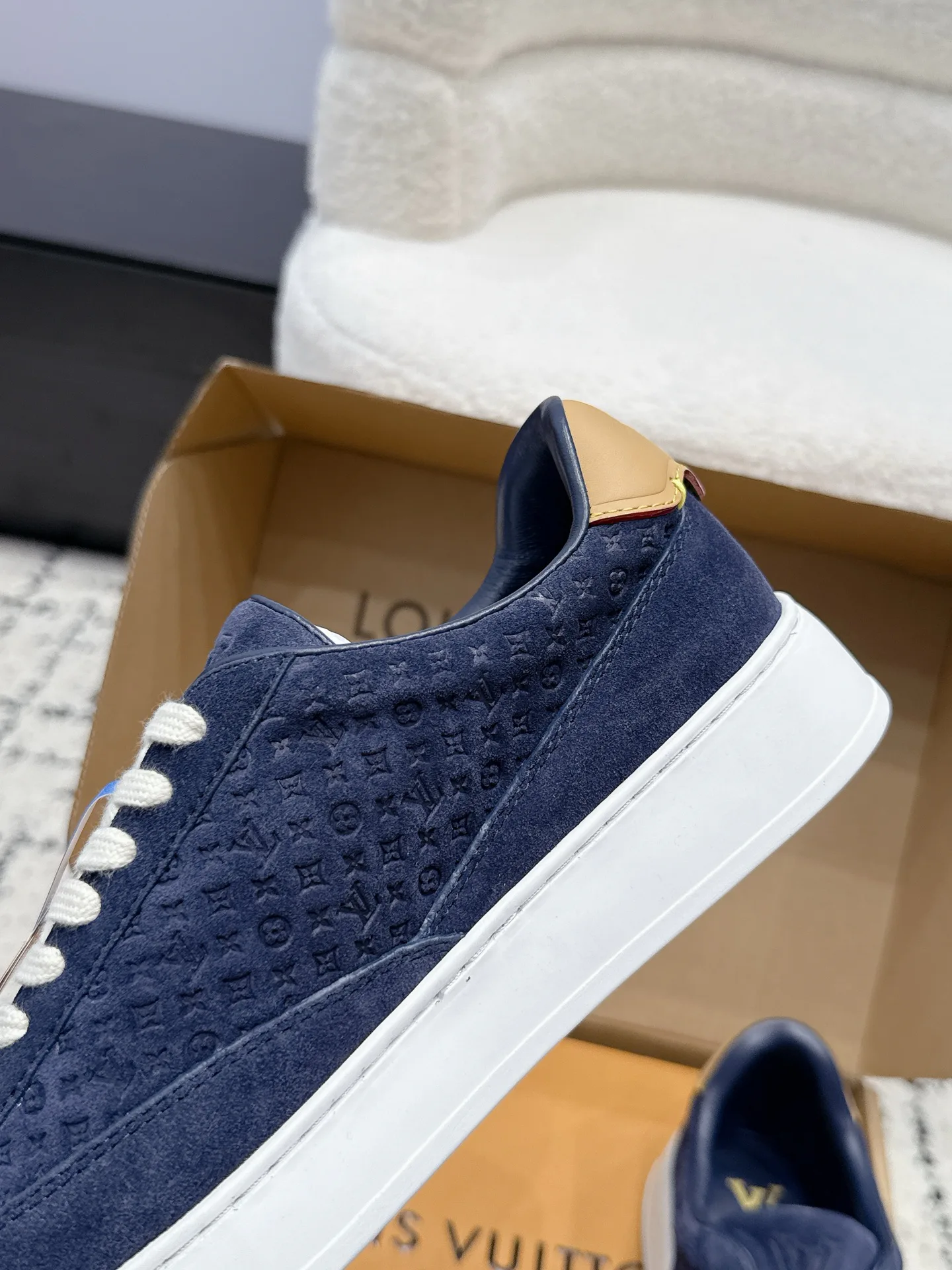 Men's Sneakers LOUIS VUITTON 17522823