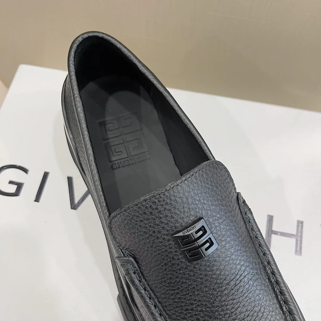 Men's Loafers And Dress Shoes GIVENCHY 18453608