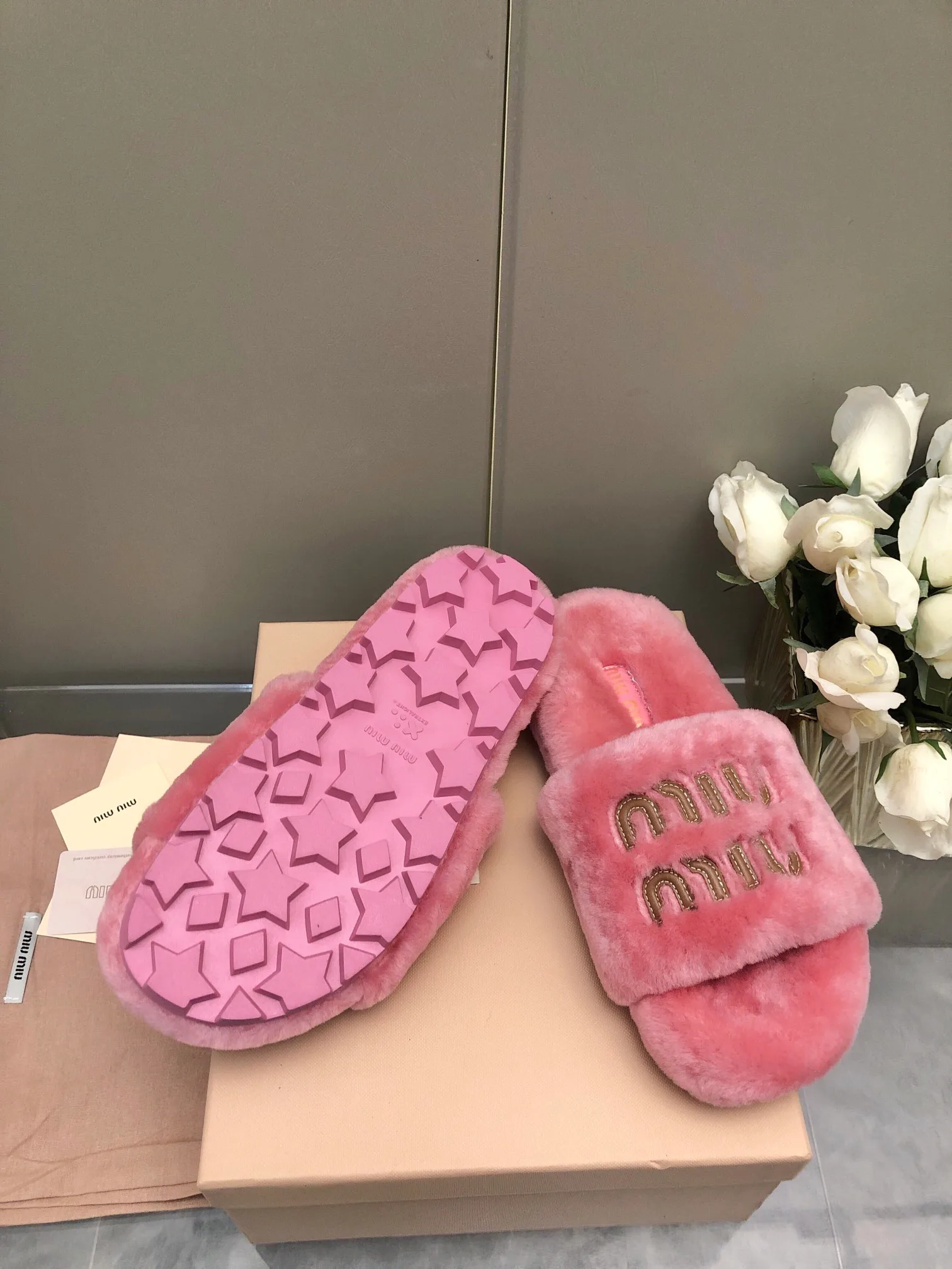 Women's Slippers MIU MIU 18005826