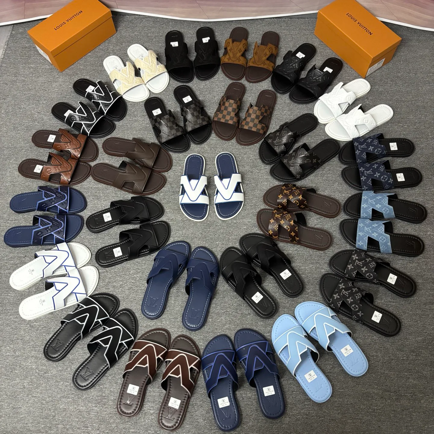 Men's Flip-Flops LOUIS VUITTON 18103223
