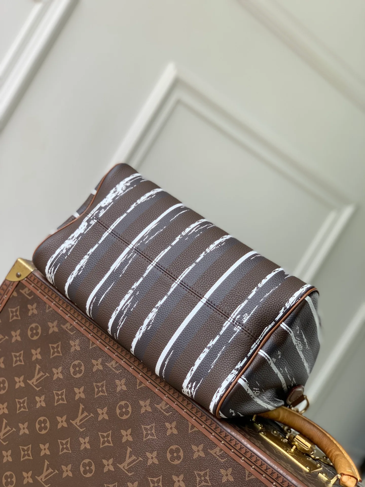Women's Classic Handbags LOUIS VUITTON 18147545