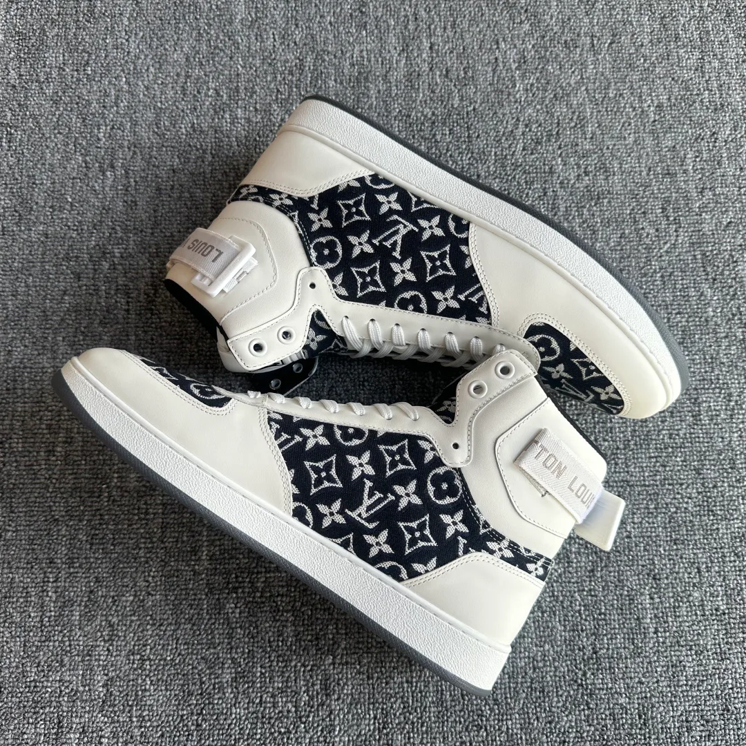 Men's Sneakers LOUIS VUITTON 18394314