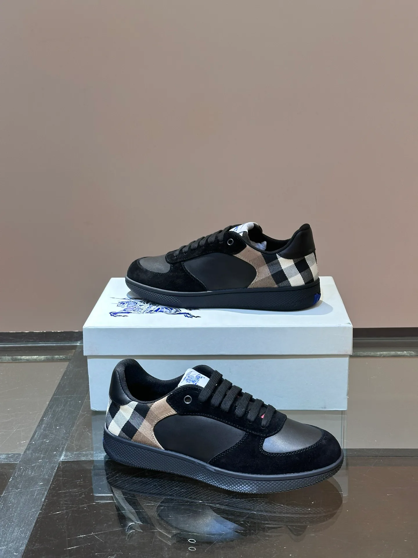 Men's Sneakers BURBERRY 18169771