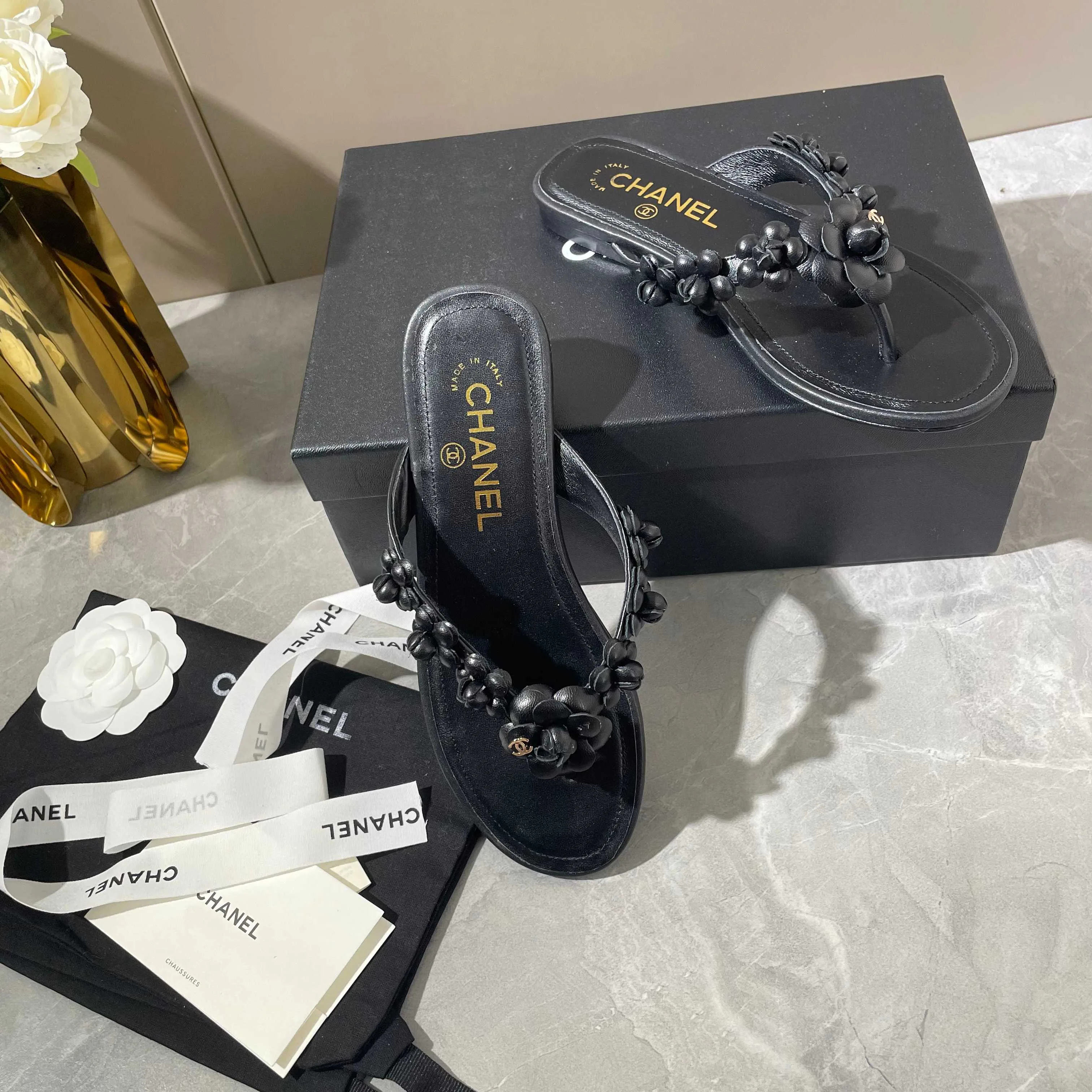 Women's Flip-Flops CHANEL 17947070
