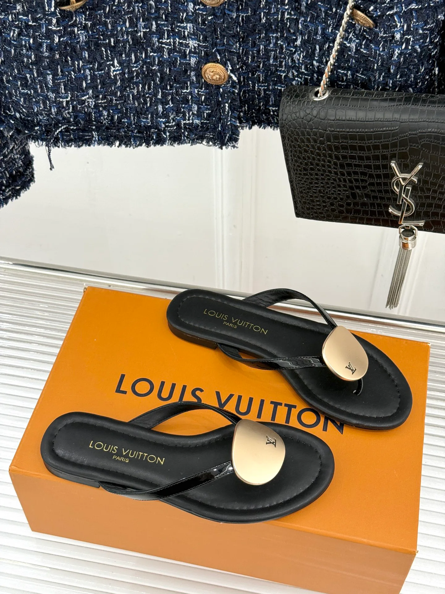 Women's Flip-Flops LOUIS VUITTON 17596991