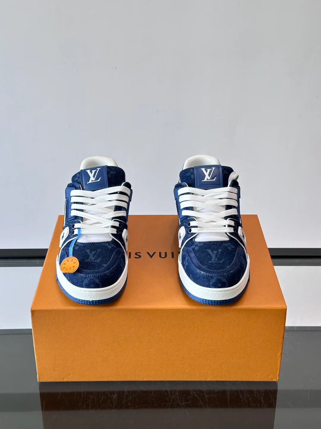 Men's Sneakers LOUIS VUITTON 18321740