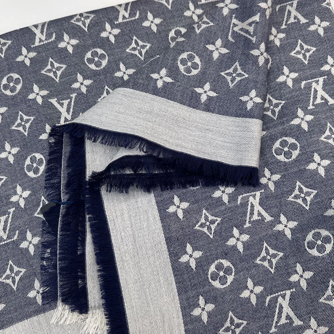 Scarves LOUIS VUITTON 17805235