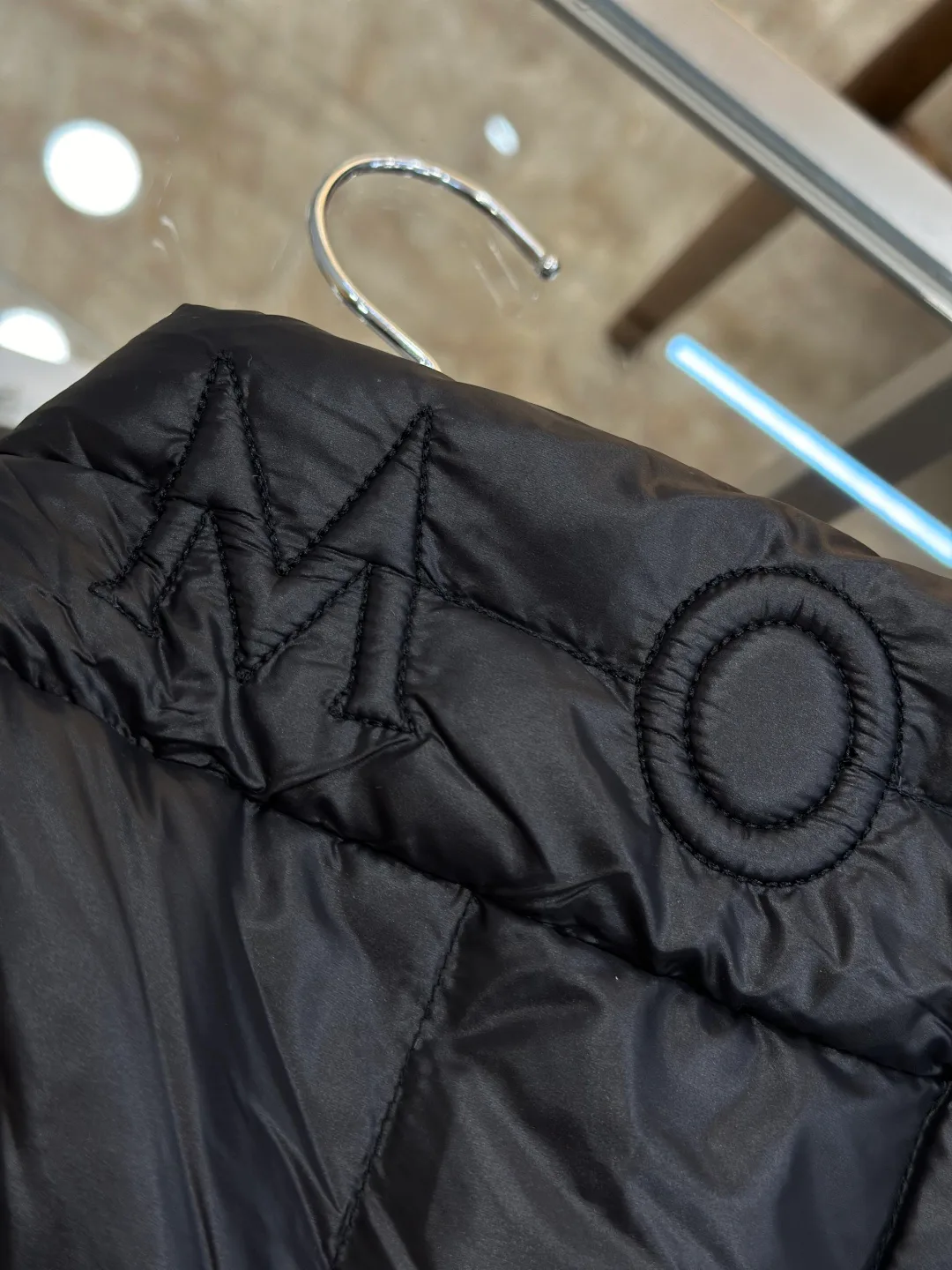 Men's Jackets And Down Jackets MONCLER 18209649