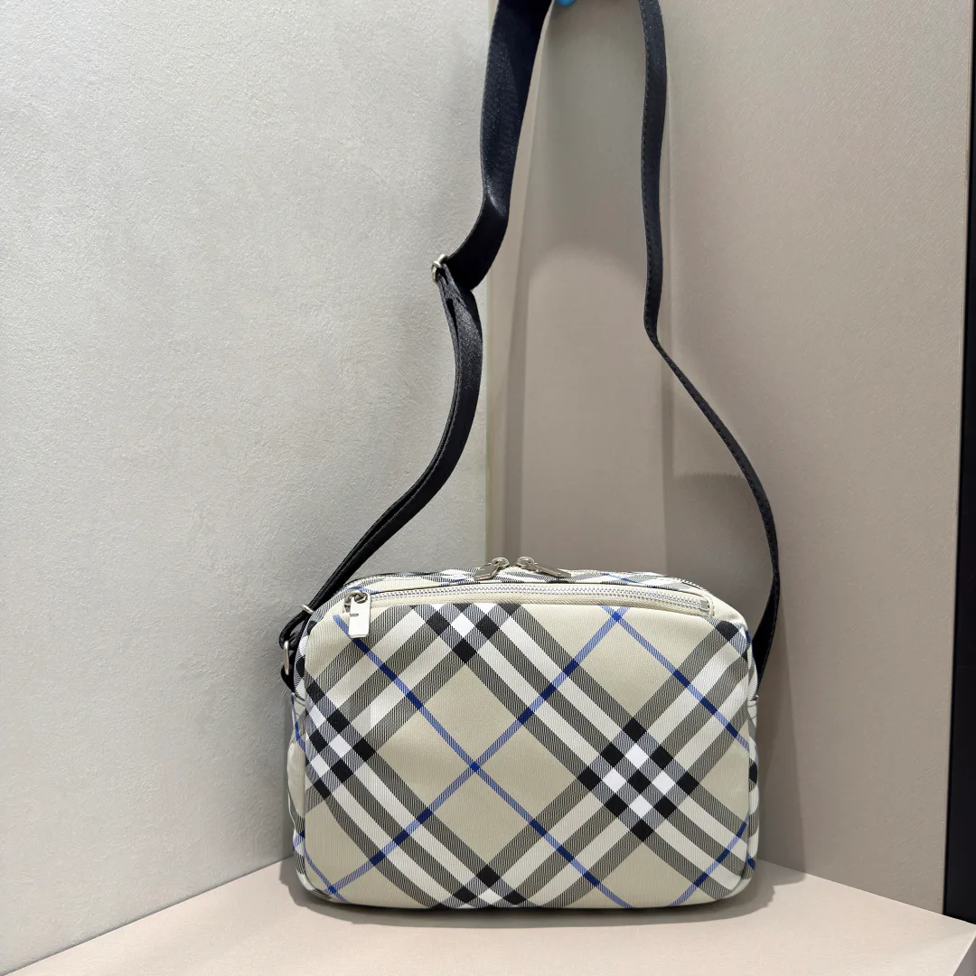 Women's Shoulder Bags BURBERRY 17949139