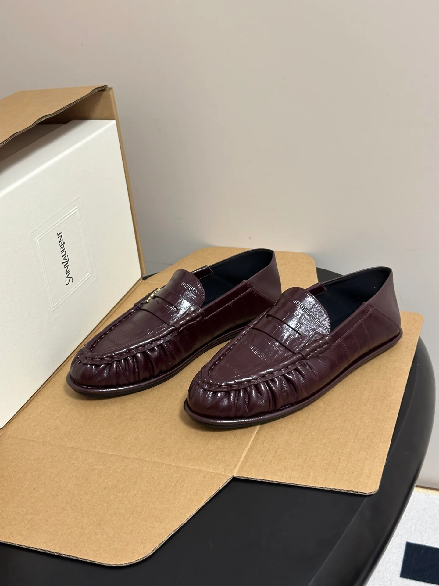 Women's Loafers And Moccasins SAINT LAURENT 18049118