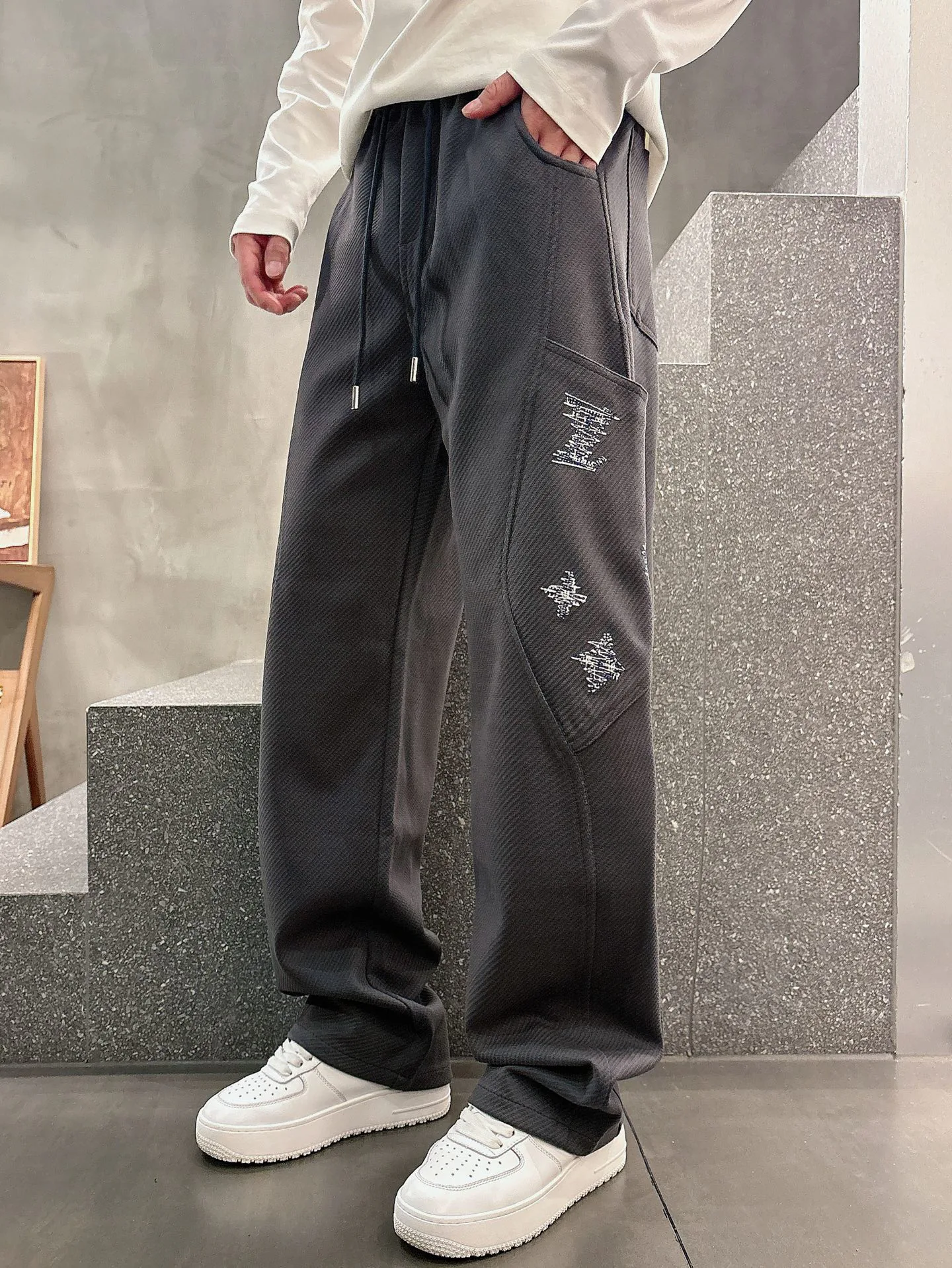 Men's Trousers LOUIS VUITTON 18340440