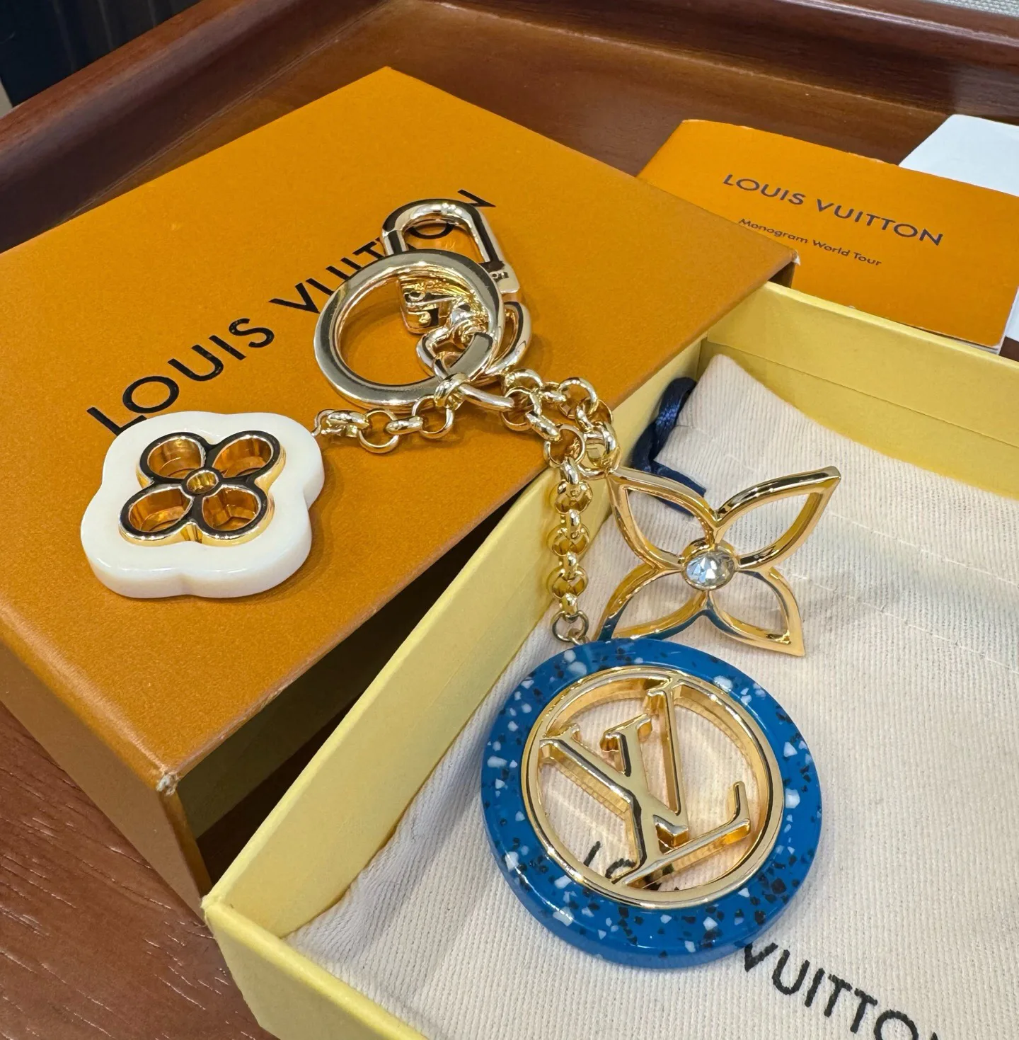 Key Cases LOUIS VUITTON 18013323