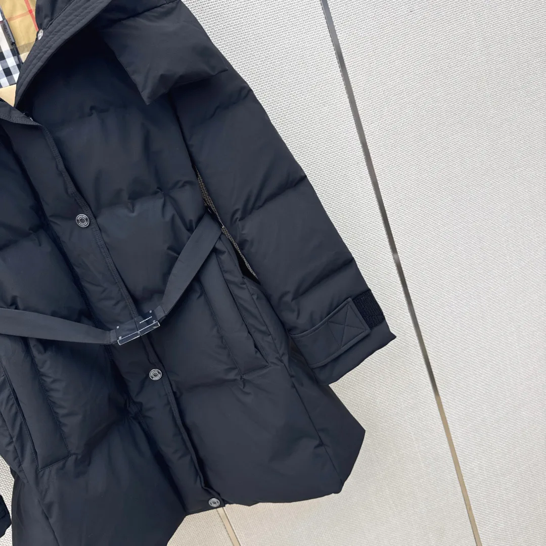 Women's Jackets And Down Jackets BURBERRY 18334417