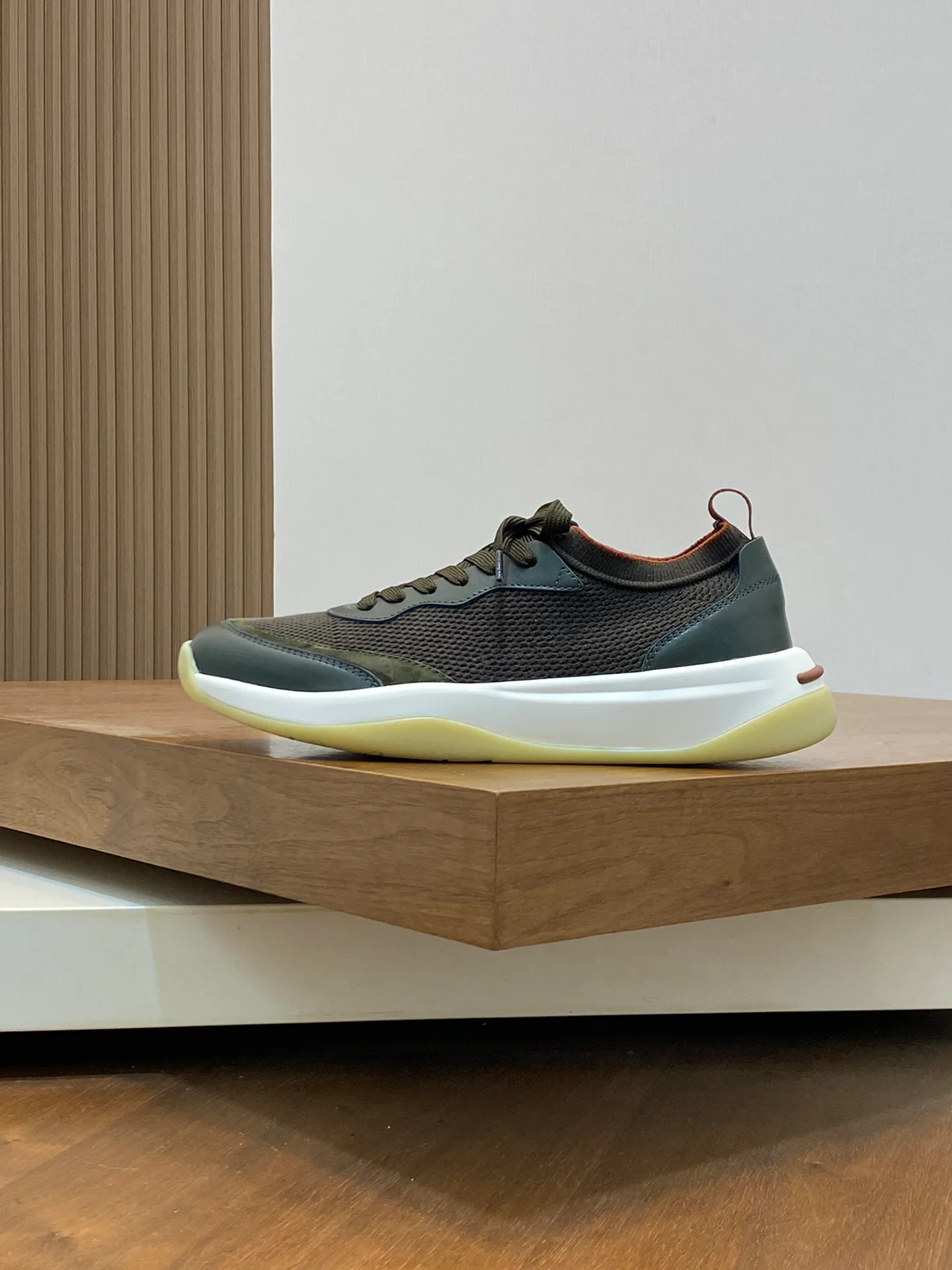 Men's Sneakers LORO PIANA 17862432