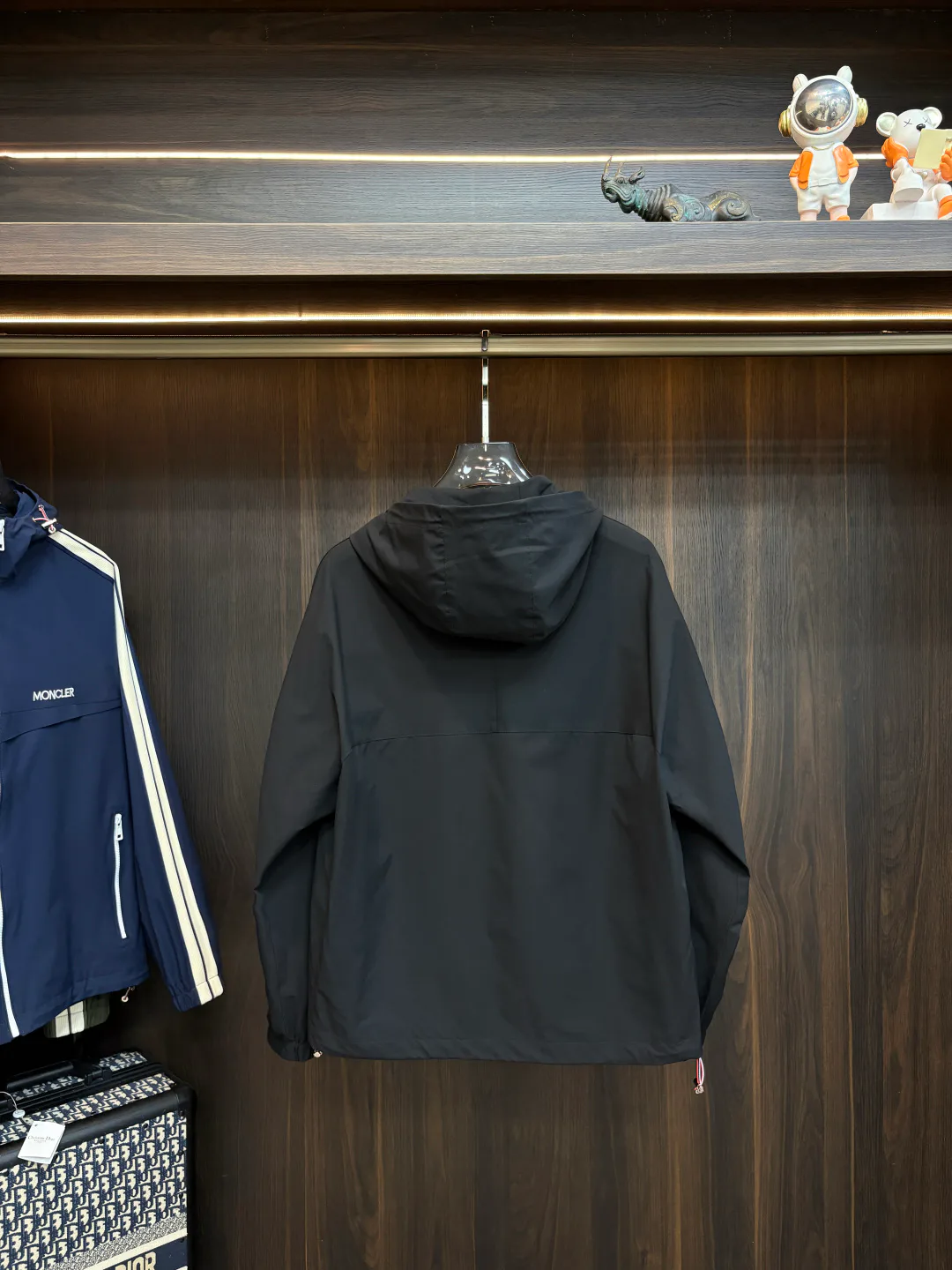 Women's Jackets And Down Jackets MONCLER 18157358
