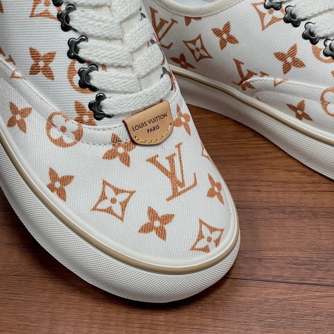Кроссовки Мужские Louis Vuitton 18626471