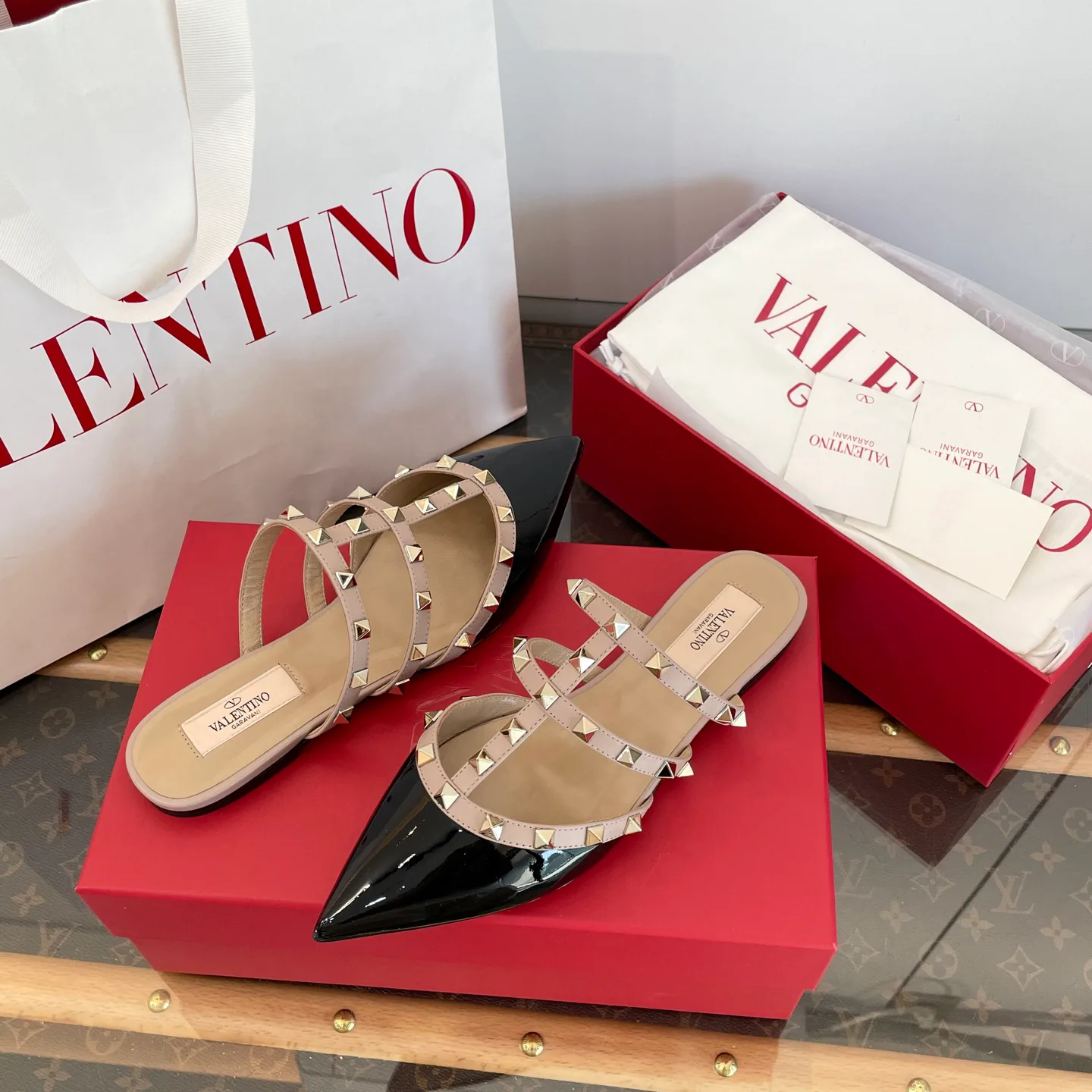 Women's Mules And Clogs VALENTINO 18133373