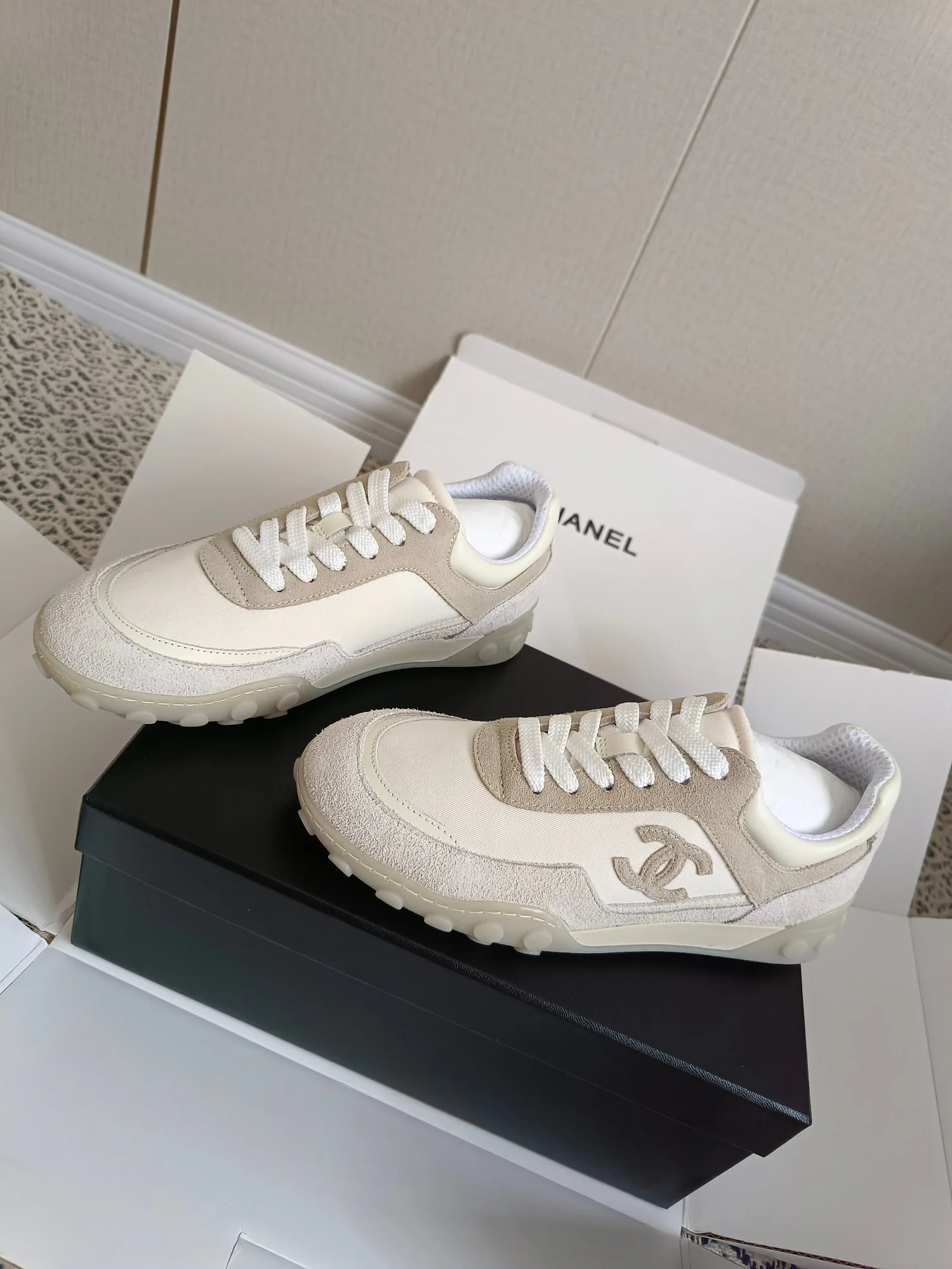 Women's Sneakers CHANEL 18475410
