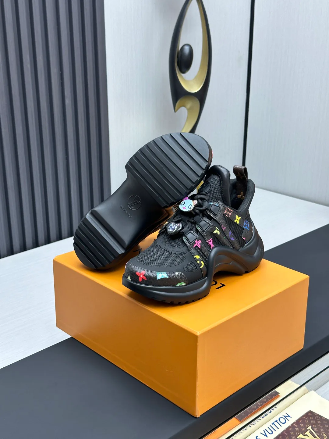 Women's Sneakers LOUIS VUITTON 18212000