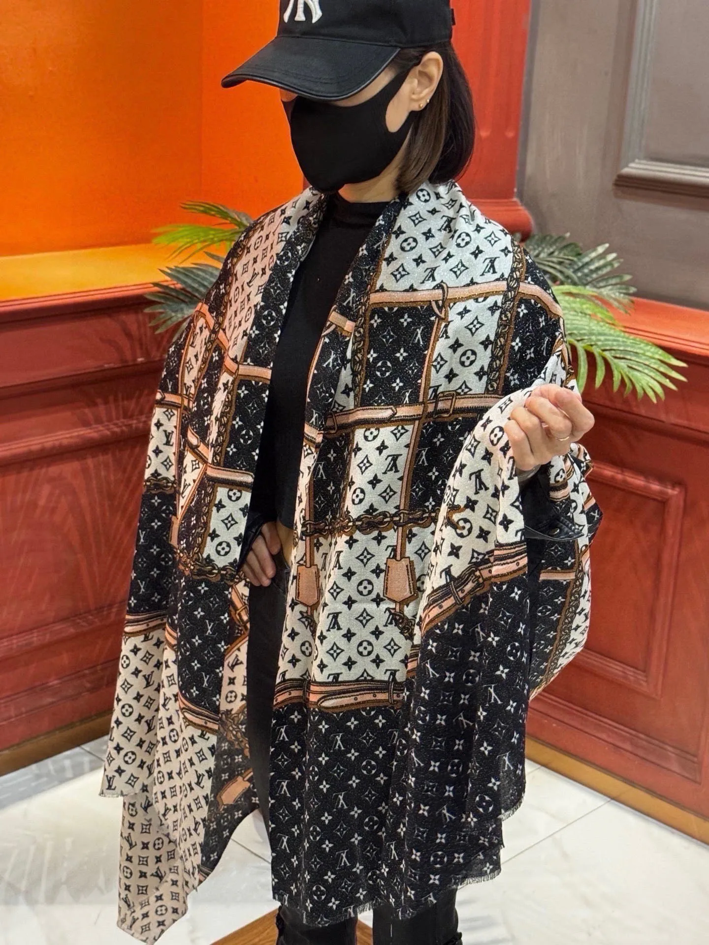 Scarves LOUIS VUITTON 17673157