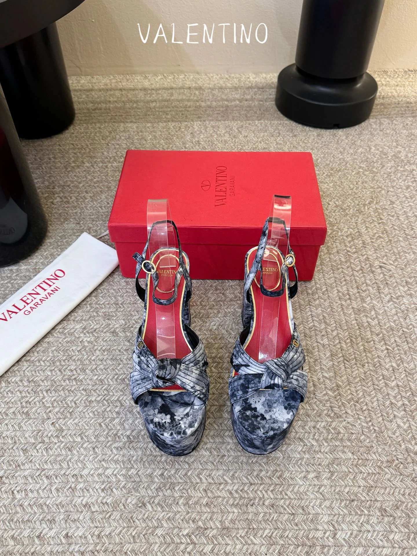 Women's Open-Toe Sandals VALENTINO 17396961