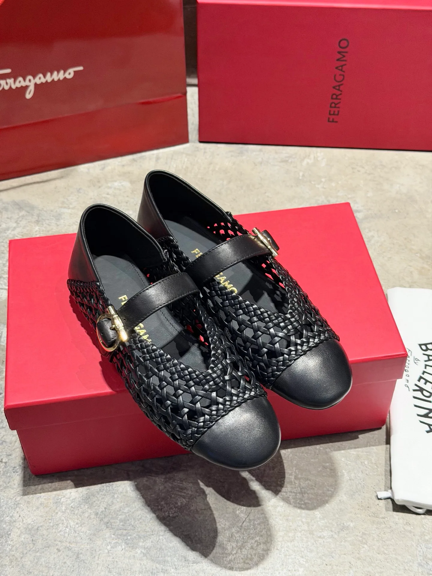 Women's Ballet Flats SALVATORE FERRAGAMO 17642560