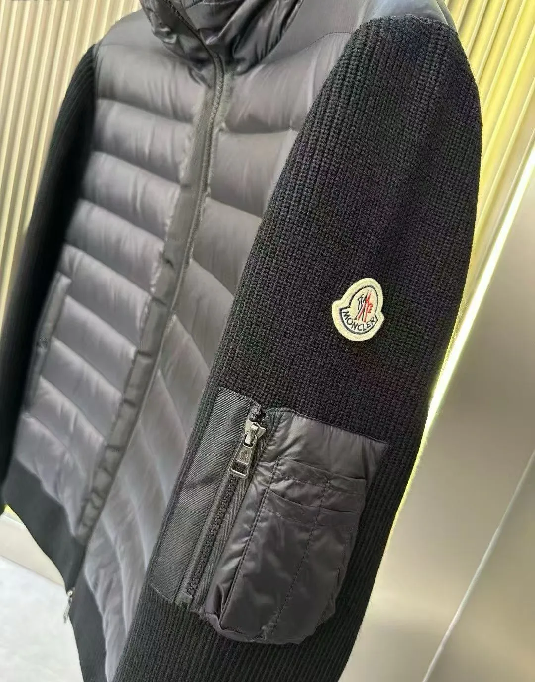 Women's Jackets And Down Jackets MONCLER 18131382